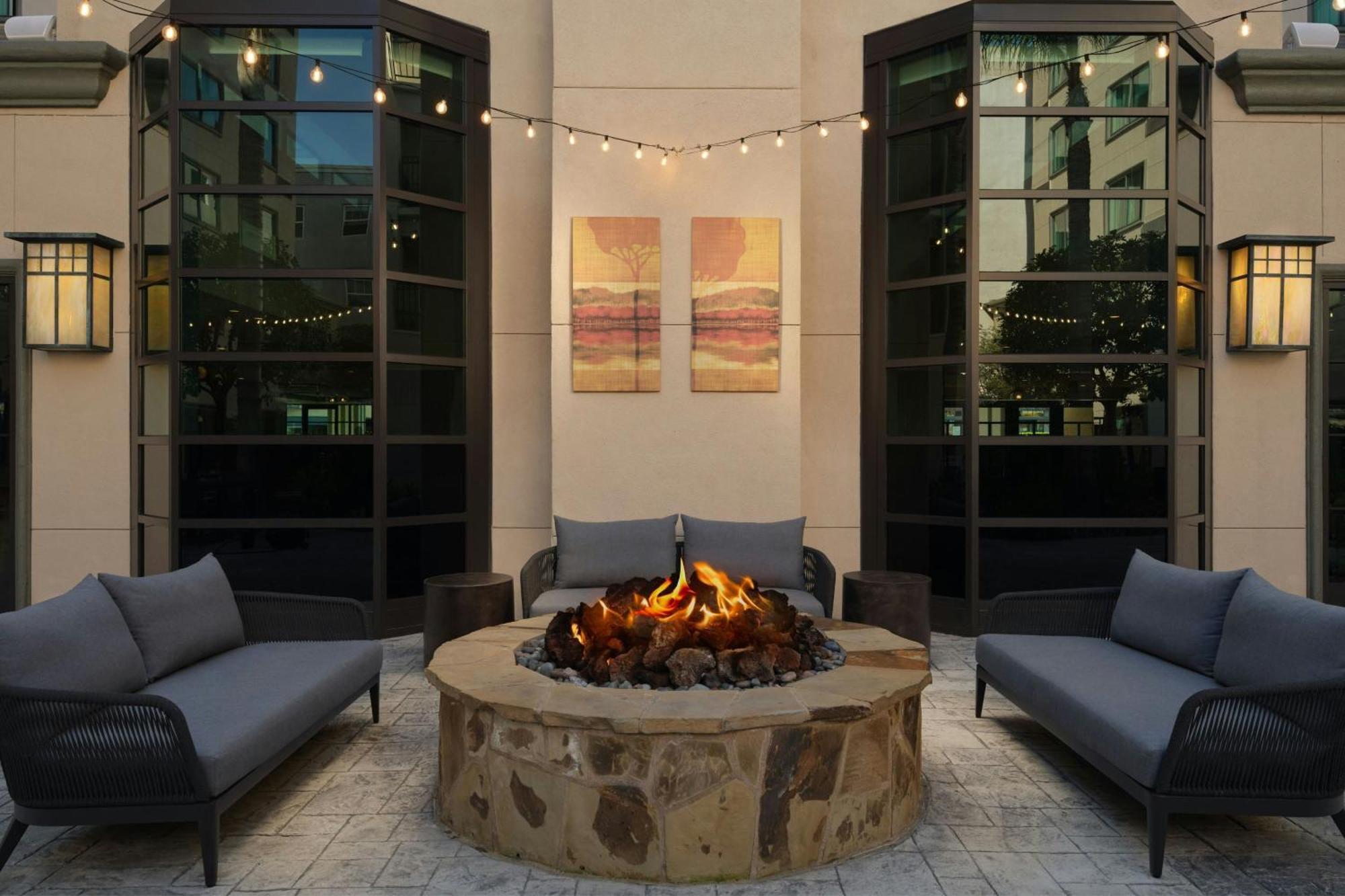 Courtyard By Marriott Los Angeles Pasadena Old Town Luaran gambar